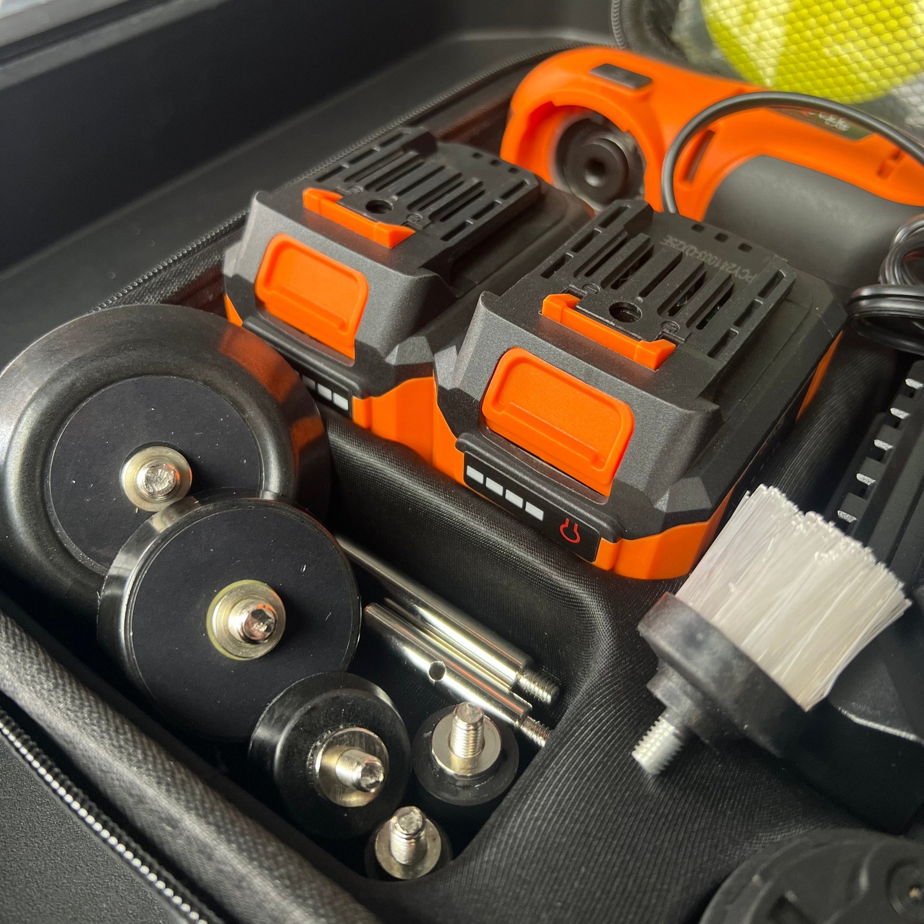 VERSATOOL v2 Hybrid Cordless Polisher tool kit